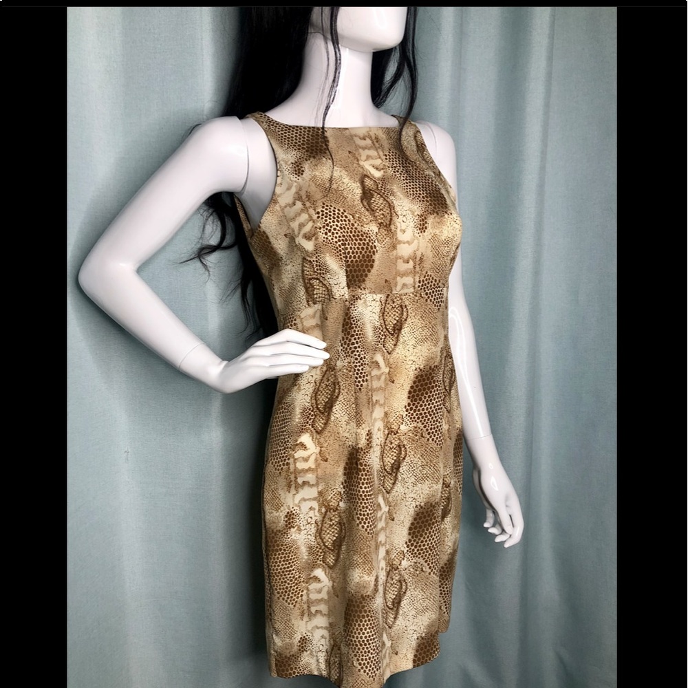 Dress - Picture 7 of 12